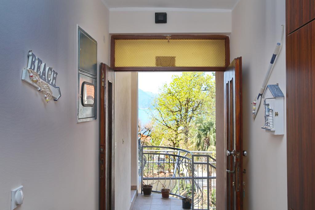 Alex Guesthouse Kotor Bagian luar foto