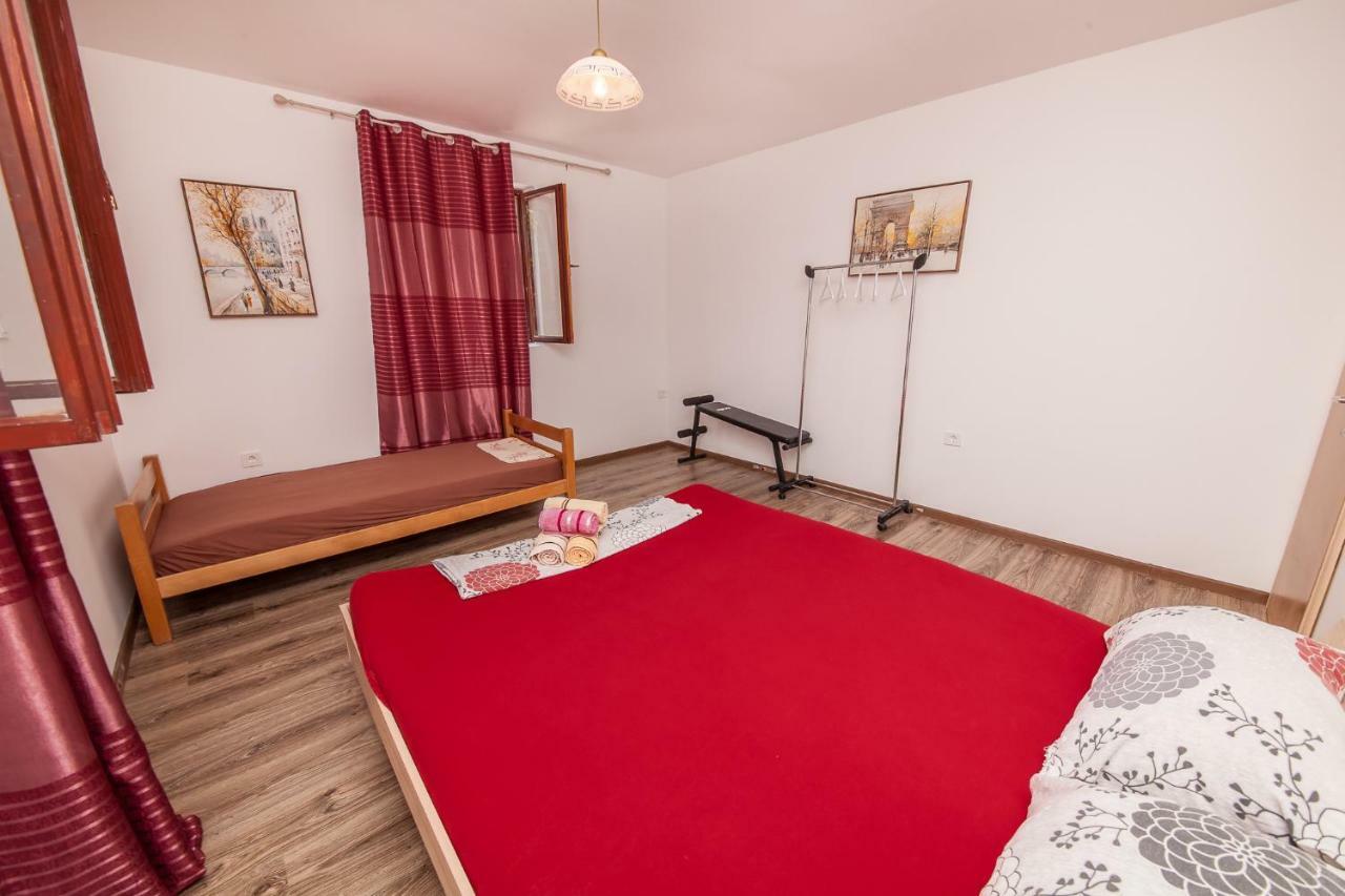 Alex Guesthouse Kotor Bagian luar foto